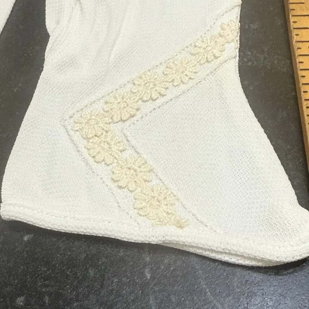Vintage 1950s 60s Ivory Wrist Gloves Floral Embroidered Detail 1 Pair